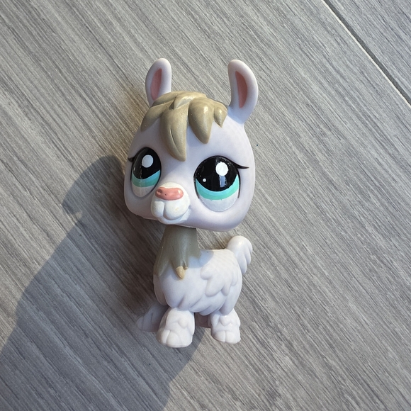 Littlest Pet Shop Llama - Picture 1 of 5